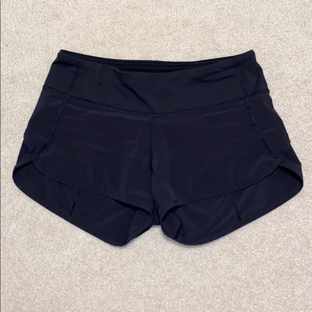 (SOLD) Lulu Speed Up Shorts
